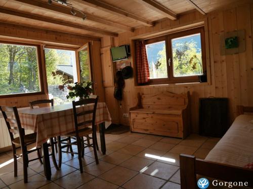 Photo n°4 de :Appartement rnov dans un chalet vue exceptionnelle